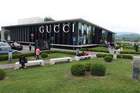 gucci outlet italy factory.